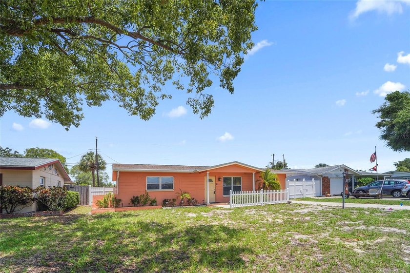 Under contract-accepting backup offers. 11465 69th Ave is a - Beach Home for sale in Seminole, Florida on Beachhouse.com