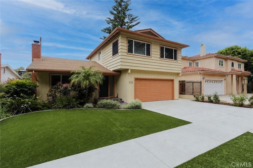 Located on a cul-de-sac in the Alamitos Heights neighborhood of - Beach Home for sale in Long Beach, California on Beachhouse.com