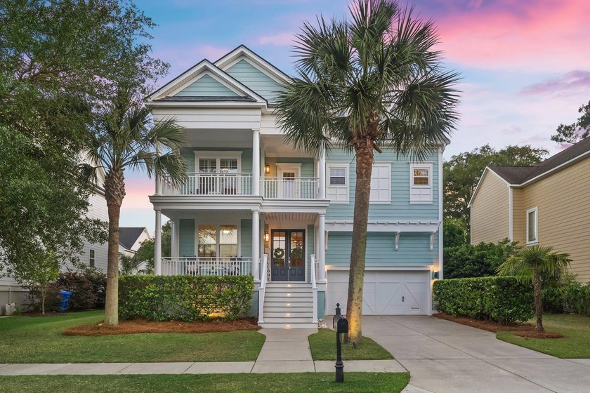 Located in the heart of Hamlin Plantation, this beautiful home - Beach Home for sale in Mount Pleasant, South Carolina on Beachhouse.com