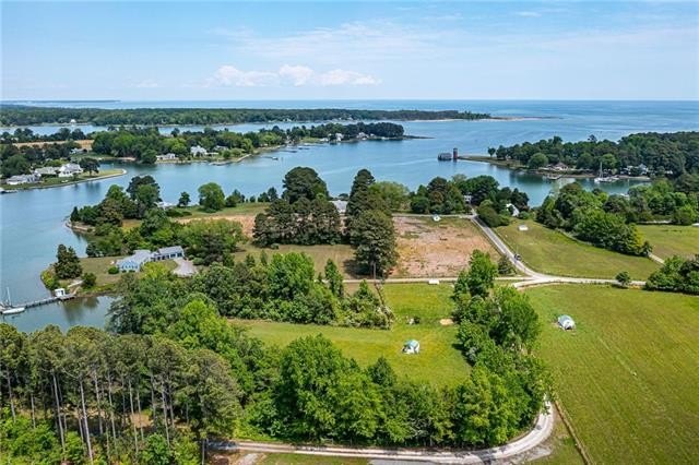 This is a must-see lot with quick access from PRENTICE CREEK out - Beach Lot for sale in Kilmarnock, Virginia on Beachhouse.com