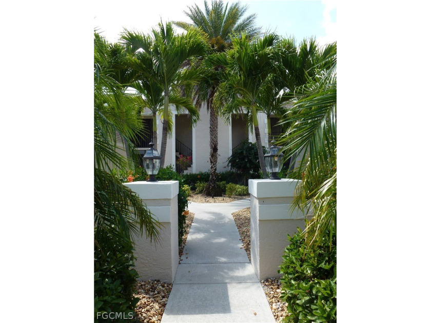 This 2 bedroom 2 bathroom condo on the 1st floor is located in - Beach Condo for sale in Fort Myers, Florida on Beachhouse.com