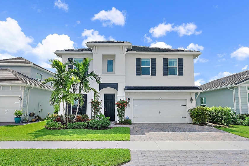 Welcome to 4751 SW Ardsley Drive, located within the gates of - Beach Home for sale in Stuart, Florida on Beachhouse.com