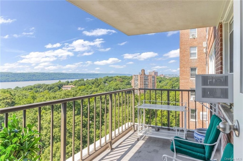 Welcome to 4555 Henry Hudson Parkway #1101, an impeccably - Beach Home for sale in Bronx, New York on Beachhouse.com