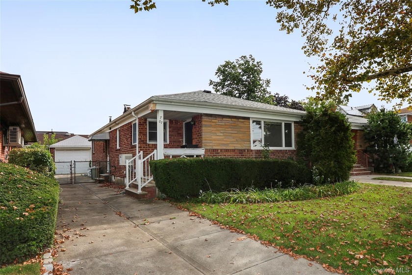 Welcome to 707 147th Street, an original, single-family ranch - Beach Home for sale in Whitestone, New York on Beachhouse.com