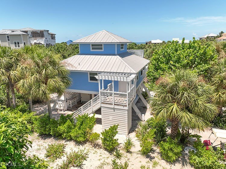 Adorable island cottage on beautiful North Captiva Island with - Beach Home for sale in North Captiva Island, Florida on Beachhouse.com