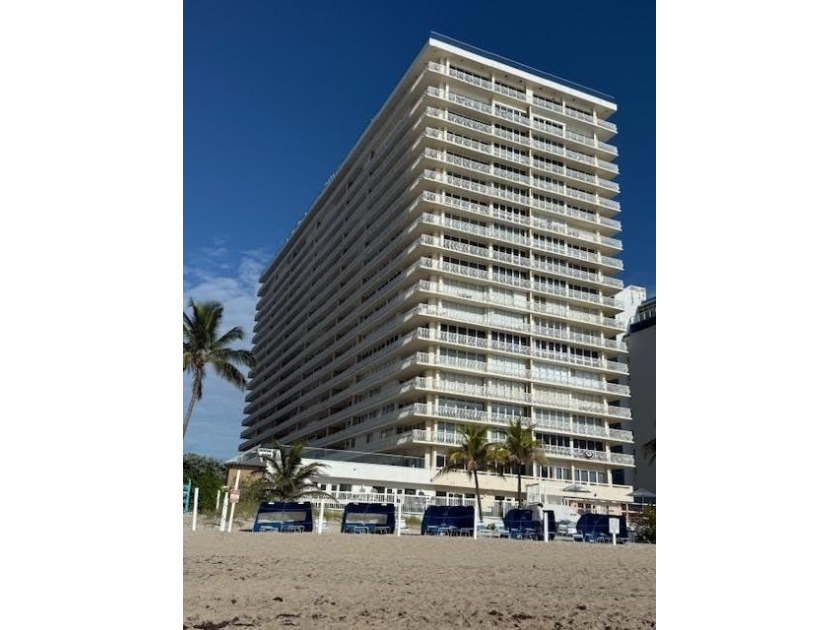 IT'S ALL ABOUT THE VIEW! This 17th Floor Condo has an - Beach Condo for sale in Fort Lauderdale, Florida on Beachhouse.com