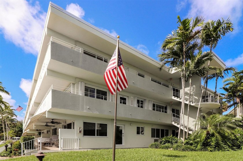 Located just blocks from the world-class dining, upscale - Beach Condo for sale in Fort Lauderdale, Florida on Beachhouse.com