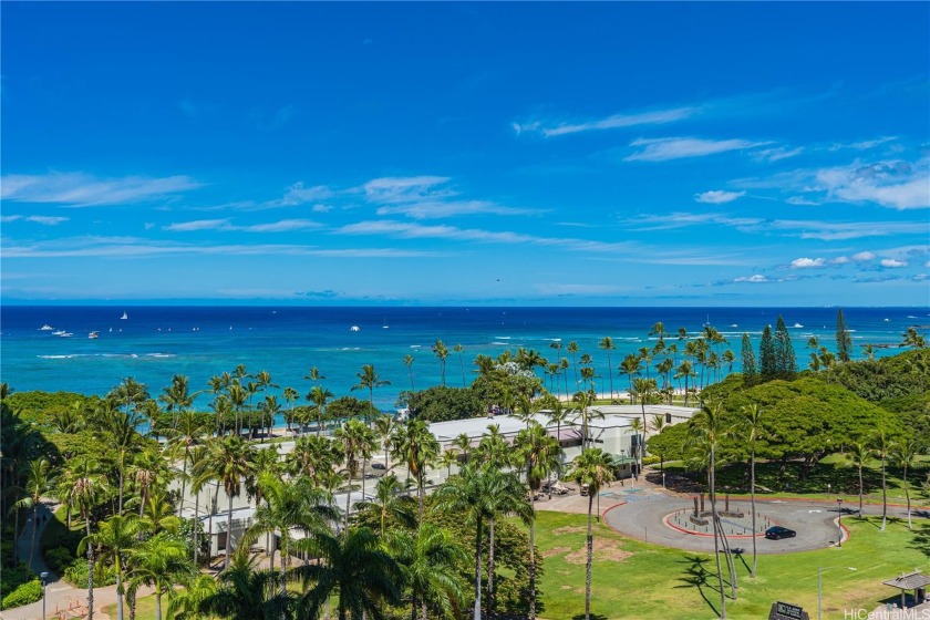 Hilton's LXR Hotels  Resorts is a luxury hotel condominium with - Beach Condo for sale in Honolulu, Hawaii on Beachhouse.com