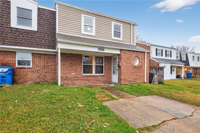 ??Don't Miss Out -- VA Beach Townhome Now Available!?? Spacious - Beach Townhome/Townhouse for sale in Virginia Beach, Virginia on Beachhouse.com