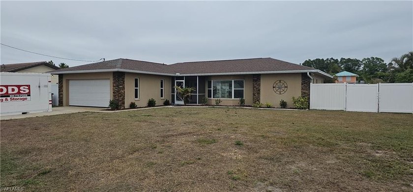 PRICE REDUCED! Yacht Club Area Paradise! Welcome to this - Beach Home for sale in Cape Coral, Florida on Beachhouse.com