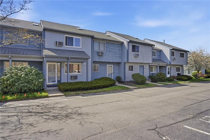 Dreaming of living on the East Bay? This beautifully renovated - Beach Condo for sale in Warren, Rhode Island on Beachhouse.com