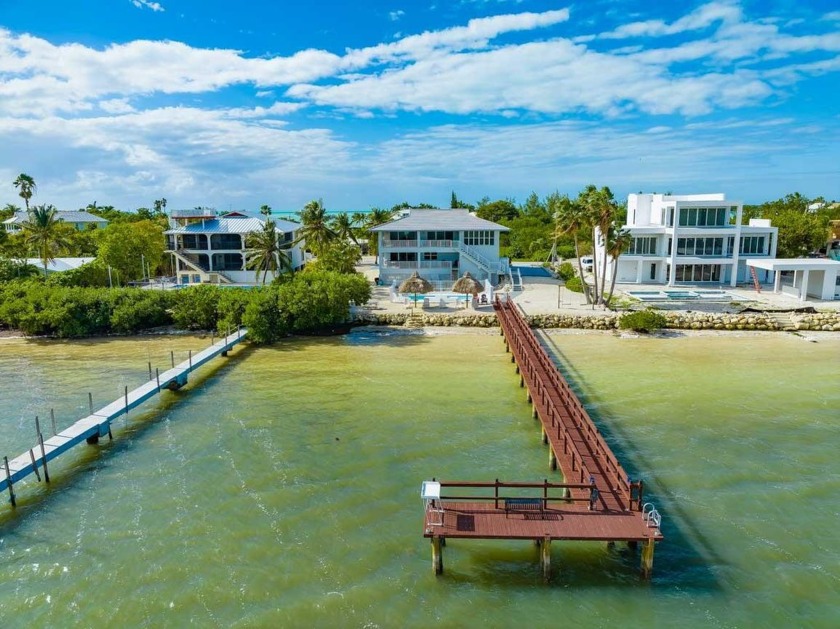 Sprawling Sombrero Beach newly renovated retreat on an oversized - Beach Home for sale in Marathon, Florida on Beachhouse.com