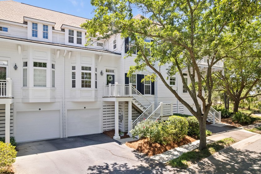 1551 Sea Palms Crescent offers coveted marsh-front living with - Beach Townhome/Townhouse for sale in Mount Pleasant, South Carolina on Beachhouse.com