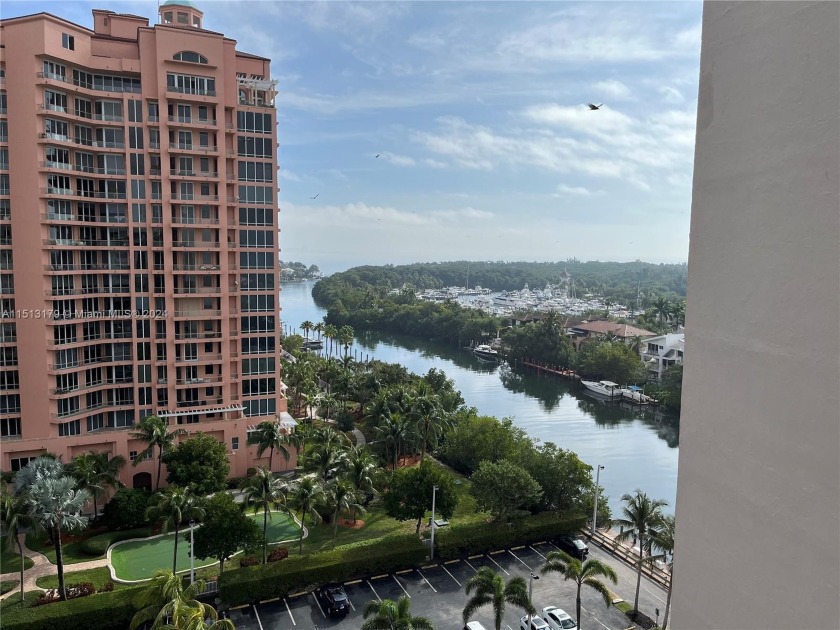Attention Investors: Rarely available, SE facing 22 line - Beach Condo for sale in Coral Gables, Florida on Beachhouse.com