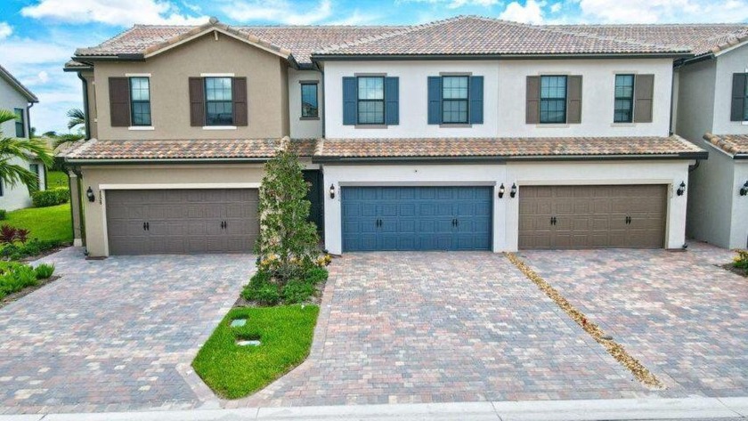 Beautiful custom townhouse built in 2022 in the Fields. Start - Beach Townhome/Townhouse for sale in Lake Worth, Florida on Beachhouse.com