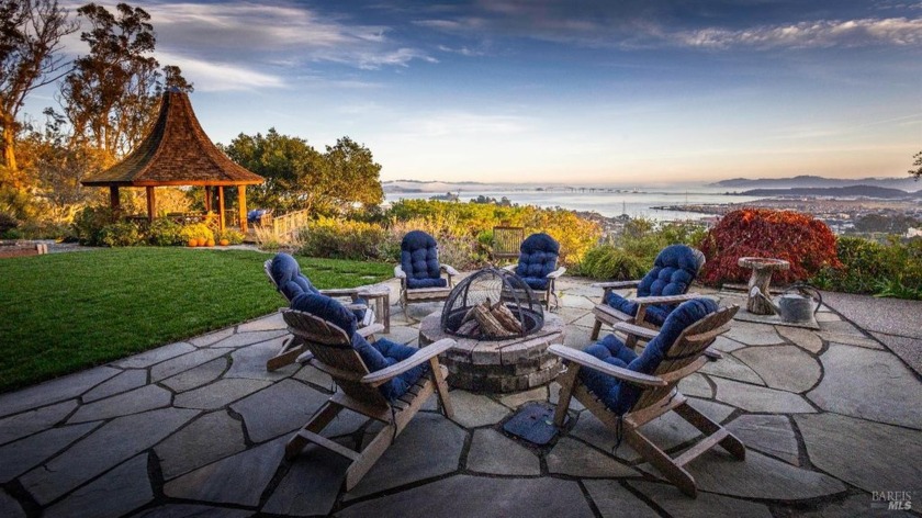 Discover Your Dream Home in the Heart of Country Club Estates! - Beach Home for sale in San Rafael, California on Beachhouse.com