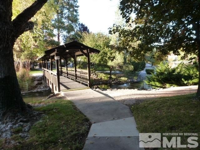 Located in a quiet community with park-style landscaping. This - Beach Townhome/Townhouse for sale in Reno, Nevada on Beachhouse.com