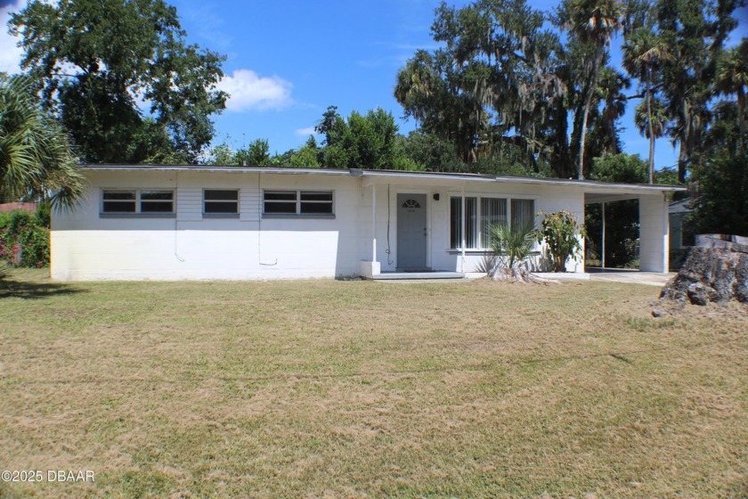 Three bedroom house with updated kitchen and newer central Air - Beach Home for sale in Daytona Beach, Florida on Beachhouse.com