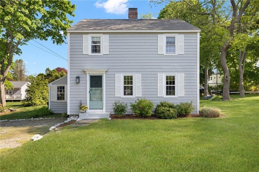 Classic 3 bedroom colonial in the heart of Bonnet Shores. 4th - Beach Home for sale in Narragansett, Rhode Island on Beachhouse.com