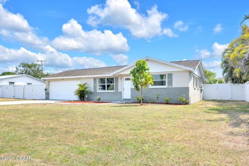 PRICE REDUCED! Don't miss this one! Beautifully updated and - Beach Home for sale in Apollo Beach, Florida on Beachhouse.com