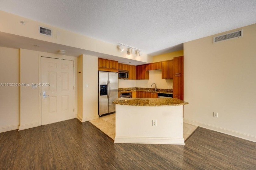 This stunning 2-bedroom, 2-bathroom condo offers modern living - Beach Condo for sale in Plantation, Florida on Beachhouse.com