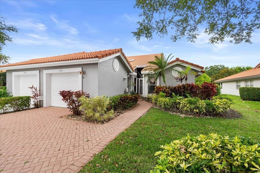 Filled with natural light, this charming townhome offers a - Beach Home for sale in Boynton Beach, Florida on Beachhouse.com