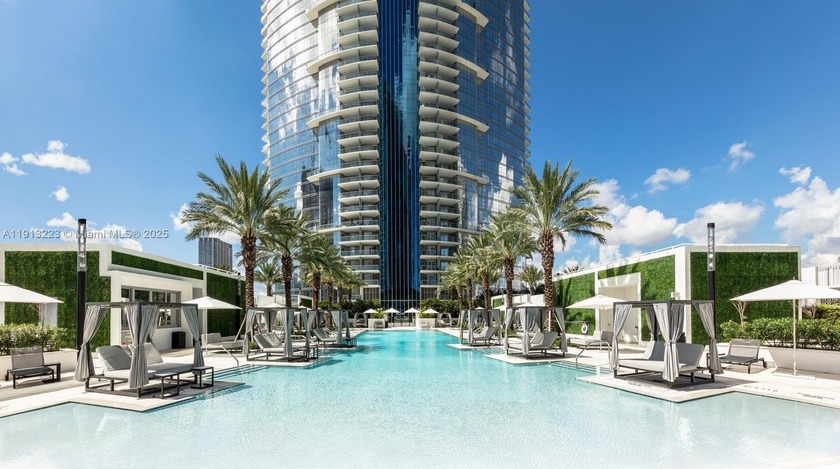 Experience Luxury Living at Paramount Worldcenter. This - Beach Condo for sale in Miami, Florida on Beachhouse.com