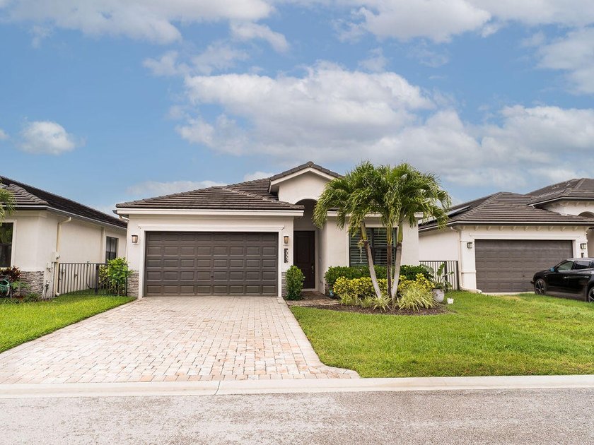 Beautiful 2020-built home in a desirable Greenacres community - Beach Home for sale in Greenacres, Florida on Beachhouse.com