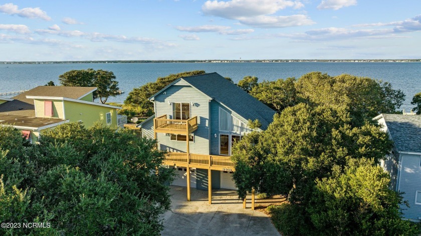 WATERFRONT! Beautiful home on a high soundfront lot (no flood - Beach Home for sale in Emerald Isle, North Carolina on Beachhouse.com