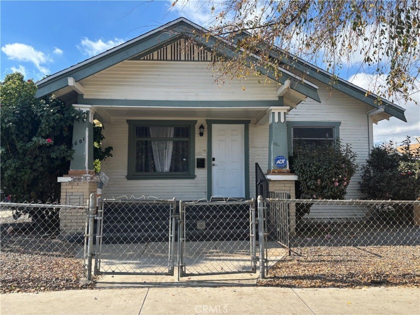 traditional California Craftsman in Long Beach, CA, offering - Beach Home for sale in Long Beach, California on Beachhouse.com