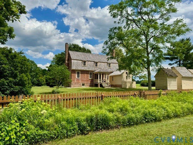 Cherry Walk, circa 1781, is sited on a lovely knoll and built - Beach Home for sale in Tappahannock, Virginia on Beachhouse.com