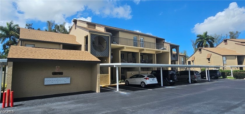 Your SW Florida Escape Awaits! Wake up to lake views, a dancing - Beach Condo for sale in Fort Myers, Florida on Beachhouse.com