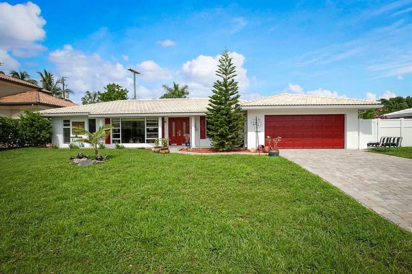 Come and see this beautiful home with 3-bedroom, 2 1/2-bathroom - Beach Home for sale in Lighthouse Point, Florida on Beachhouse.com