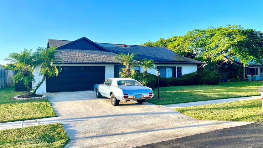 Priced To Sell! Your DREAM HOME awaits you! Gorgeous completely - Beach Home for sale in Lake Worth, Florida on Beachhouse.com