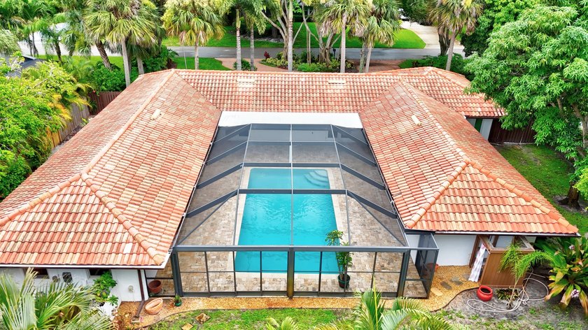 Step into timeless elegance in this impeccably renovated 3bed - Beach Home for sale in Sewalls Point, Florida on Beachhouse.com