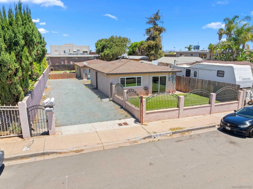 Three separate, fully permitted units sit on a single oversized - Beach Home for sale in San Diego, California on Beachhouse.com