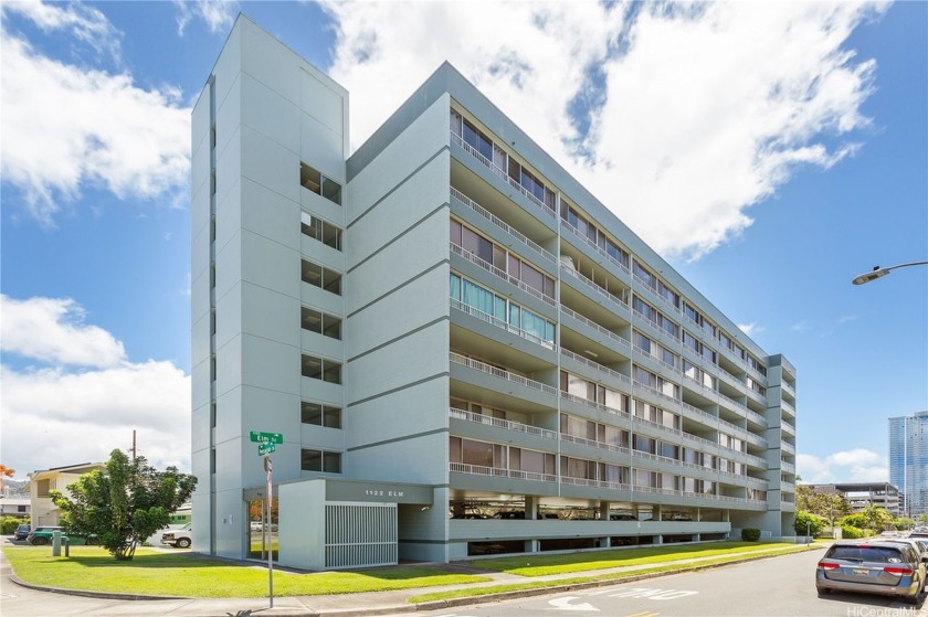 Newly painted! Enjoy the best of island living in this bright - Beach Condo for sale in Honolulu, Hawaii on Beachhouse.com