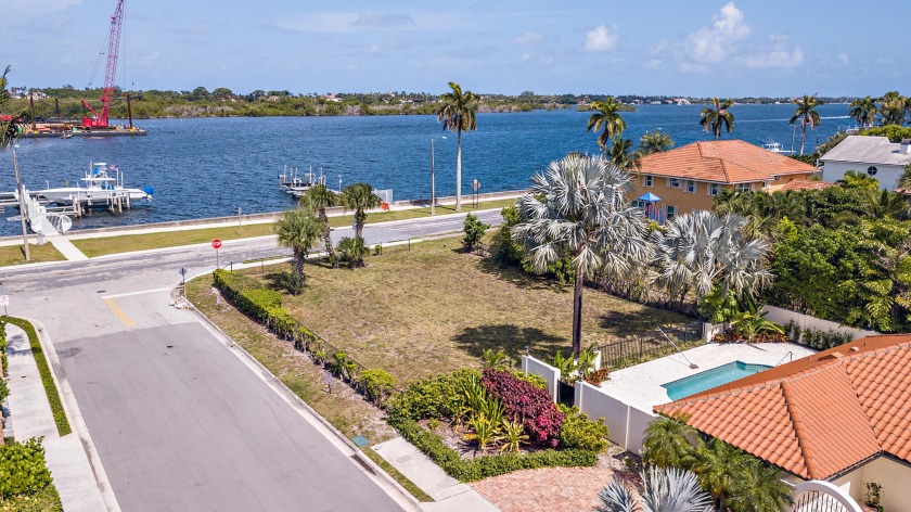 Location! Location! Intracoastal waterfront lot with boat dock! - Beach Lot for sale in West Palm Beach, Florida on Beachhouse.com