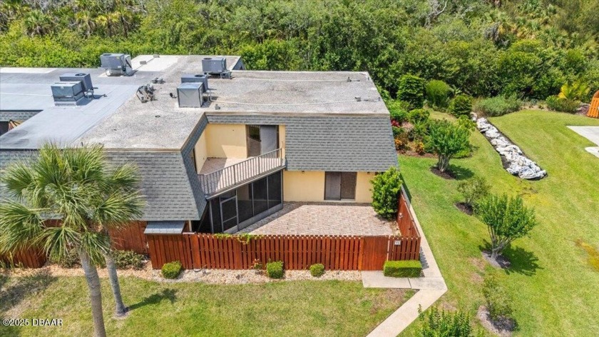 Welcome to this charming two-story townhome located in the - Beach Townhome/Townhouse for sale in New Smyrna Beach, Florida on Beachhouse.com