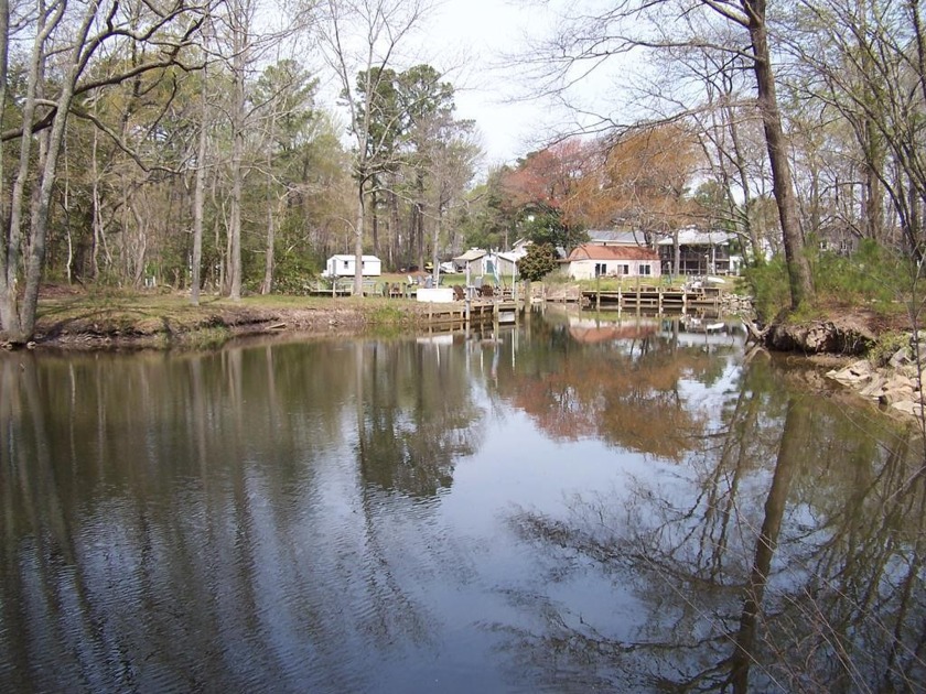 Nice site located on Swan Lake, which empties into the Potomac - Beach Lot for sale in Heathsville, Virginia on Beachhouse.com
