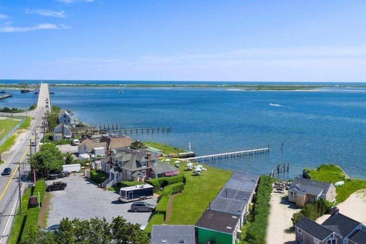 Bayfront Restaurant & Boutique Inn Primed for the Hampton Bays - Beach Commercial for sale in Hampton Bays, New York on Beachhouse.com