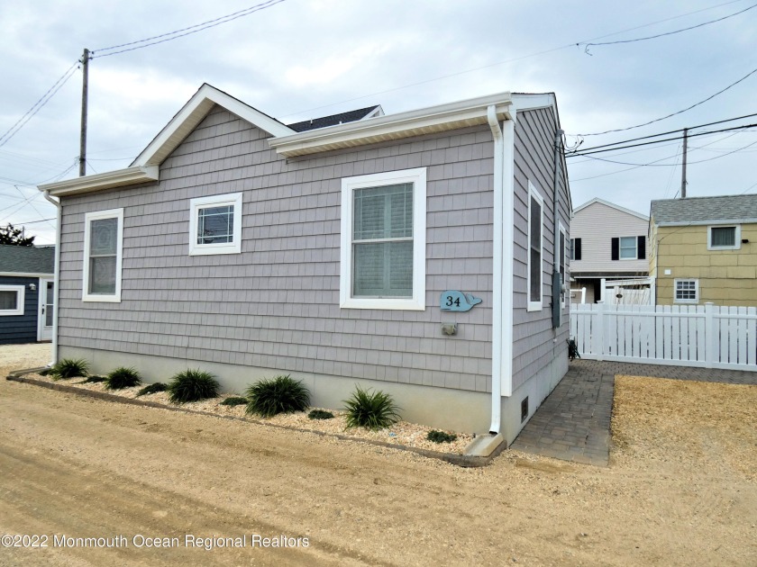 This ocean-block home is as move-in ready as they get! - Beach Home for sale in Lavallette, New Jersey on Beachhouse.com