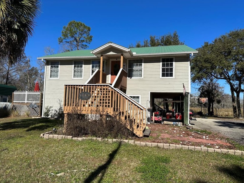 Pull up, Tie up, LIVE IT UP! This adorable home is exactly what - Beach Home for sale in Apalachicola, Florida on Beachhouse.com