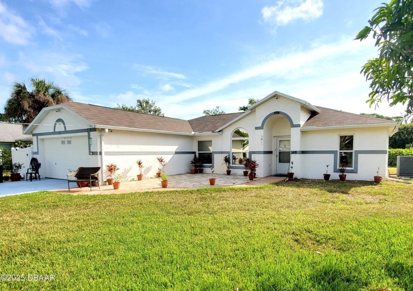Ormond Beach Pool Home located near the Central Park area that - Beach Home for sale in Ormond Beach, Florida on Beachhouse.com