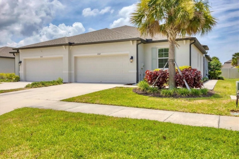 **Just REDUCED! Move-in ready!** Embrace the Lakewood Ranch - Beach Home for sale in Sarasota, Florida on Beachhouse.com