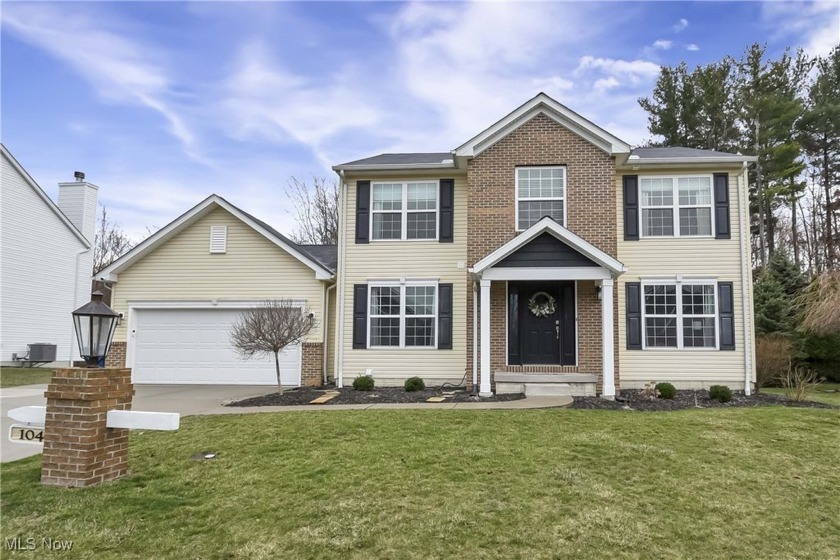 Welcome home! Located in The Estates of Indian Ridge of - Beach Home for sale in Vermilion, Ohio on Beachhouse.com