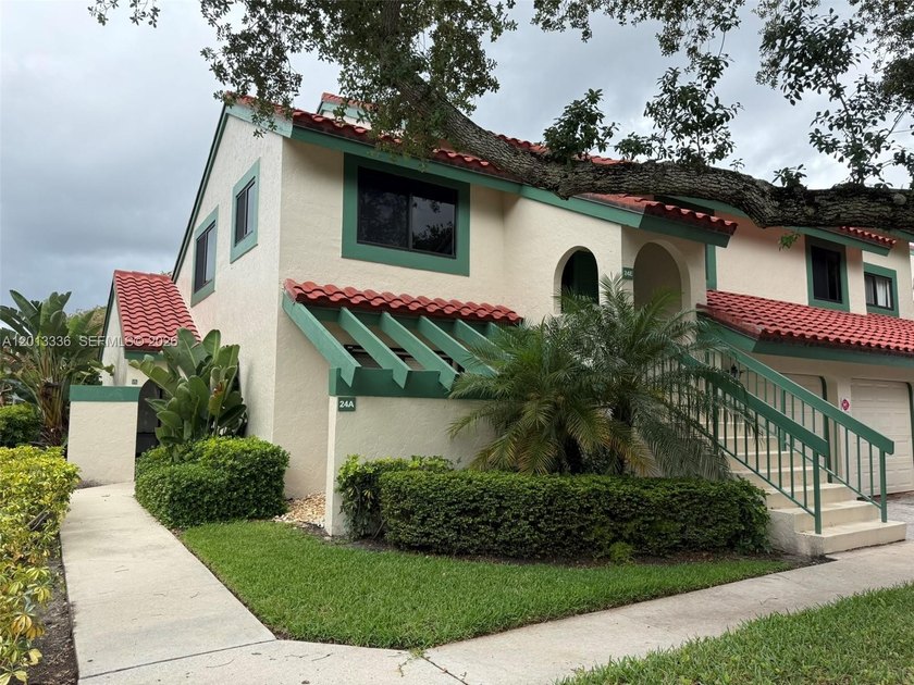 Completely renovated and move-in ready, this stunning 2-bedroom - Beach Condo for sale in Palm Beach Gardens, Florida on Beachhouse.com