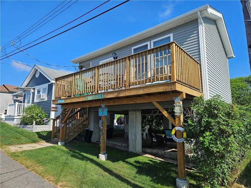 Your Coastal Getaway in Matunuck Awaits! Welcome to Mary - Beach Home for sale in South Kingston, Rhode Island on Beachhouse.com