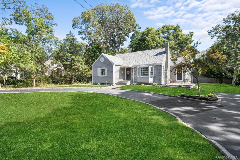 Fall in love with this expanded Cape in one of South Bayport's - Beach Home for sale in Bayport, New York on Beachhouse.com