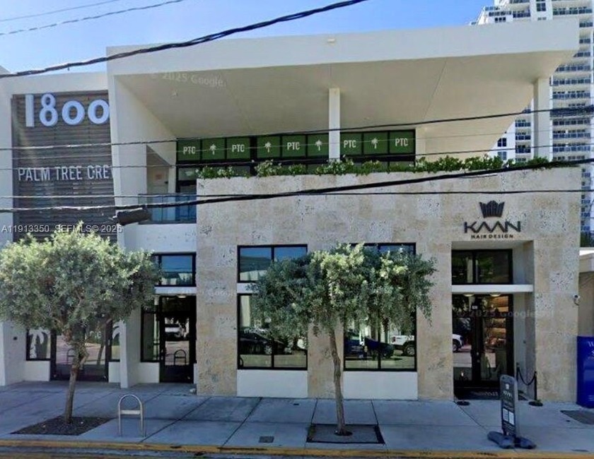 Premiere Salon Opportunity in Miami Beach. An exceptional - Beach Commercial for sale in Miami Beach, Florida on Beachhouse.com